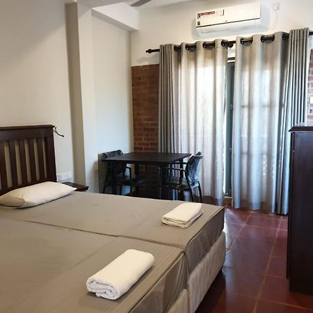 Janishi Residencies Hotel Negombo Kültér fotó