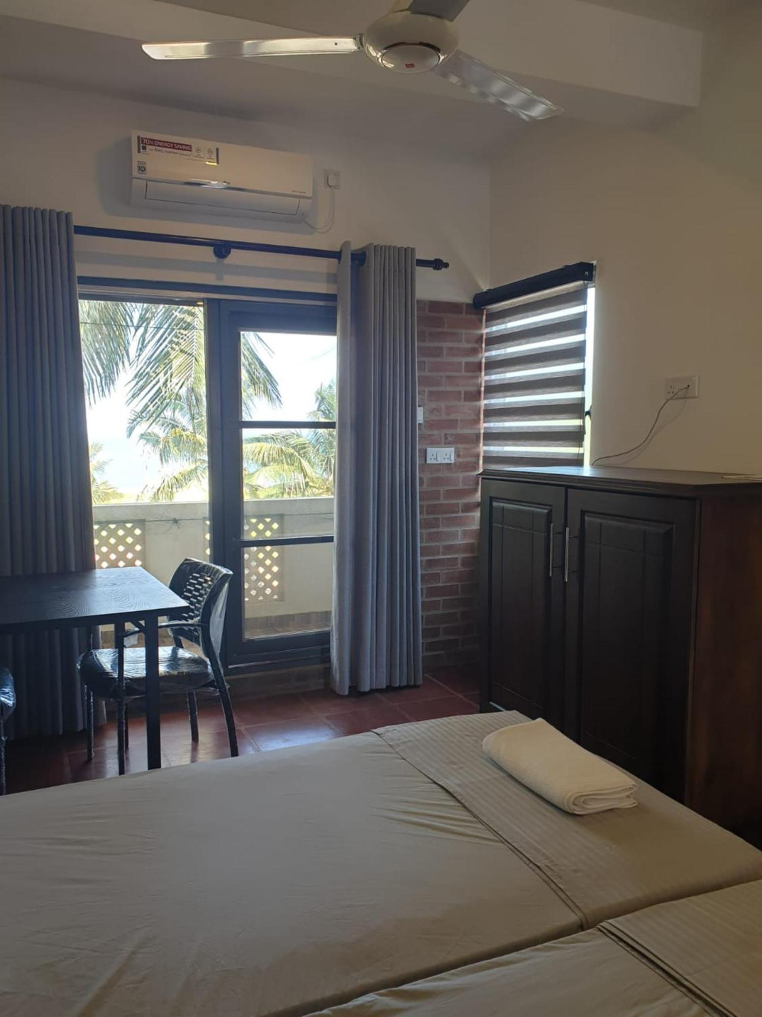 Janishi Residencies Hotel Negombo Kültér fotó