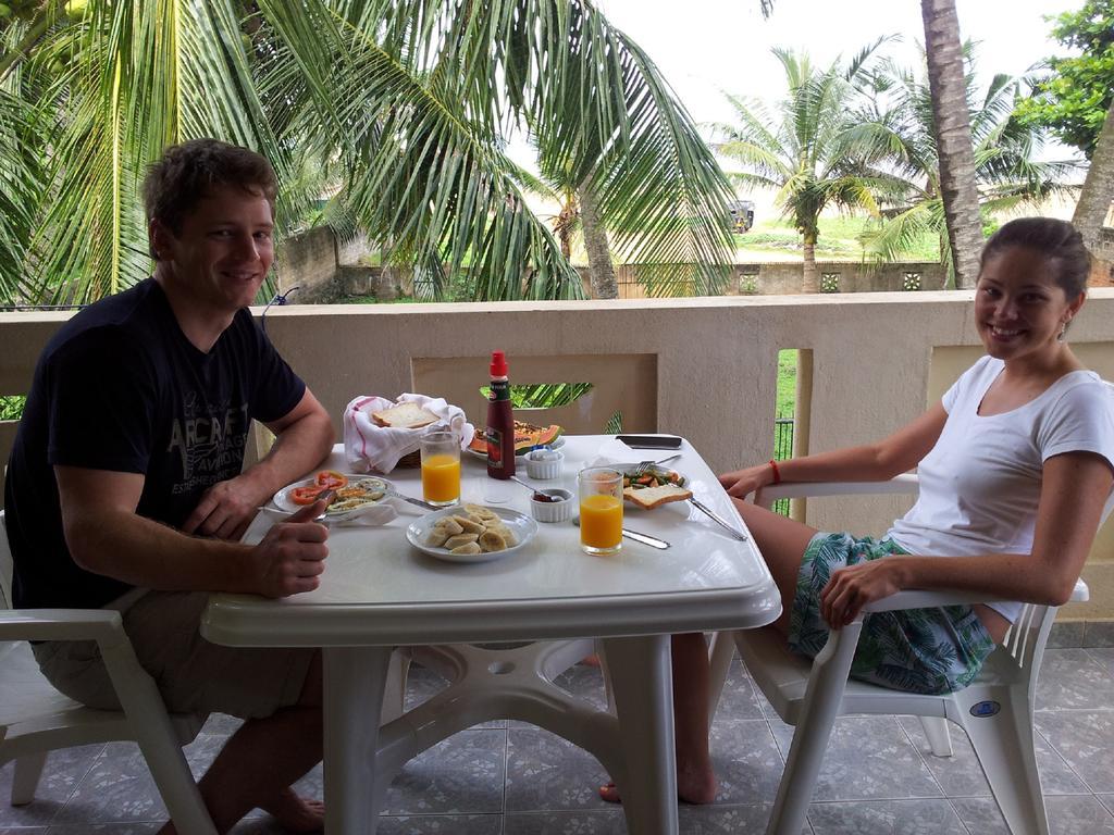 Janishi Residencies Hotel Negombo Kültér fotó