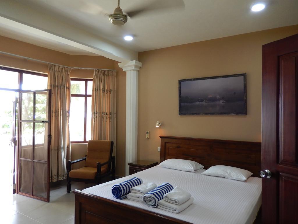 Janishi Residencies Hotel Negombo Kültér fotó