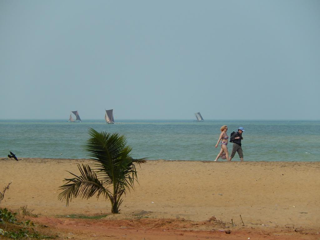 Janishi Residencies Hotel Negombo Kültér fotó